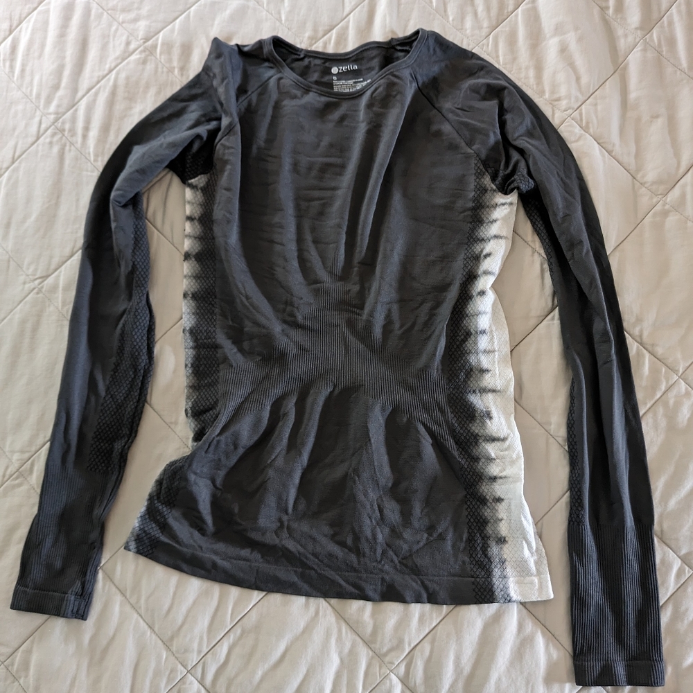 Zella tie dye shirt size small
